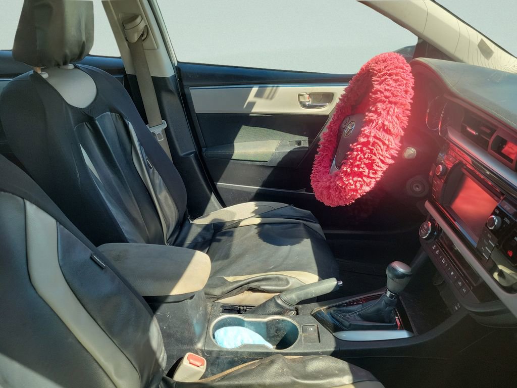 Used 2016 Toyota Corolla LE image 4