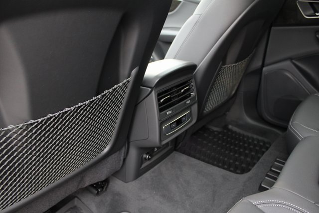 New 2025 Audi Q8 Premium image 10