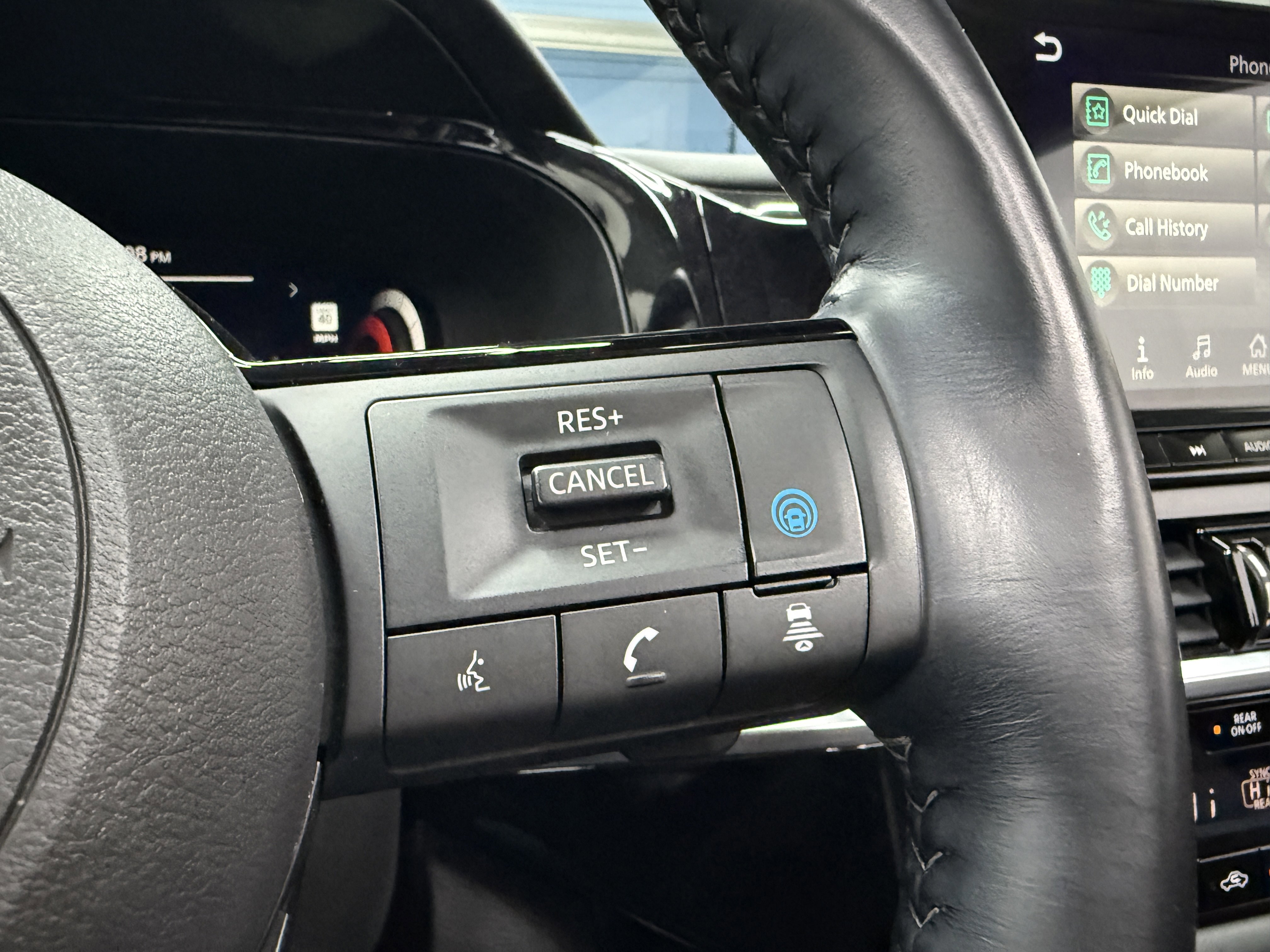 Used 2022 Nissan Pathfinder Platinum image 21