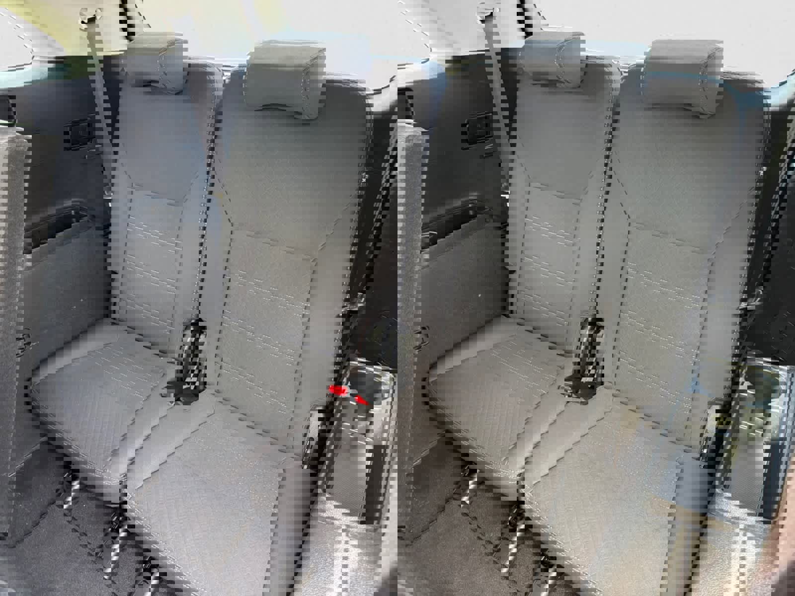 Used 2019 Kia Sorento LX w/ LX Convenience Package image 12