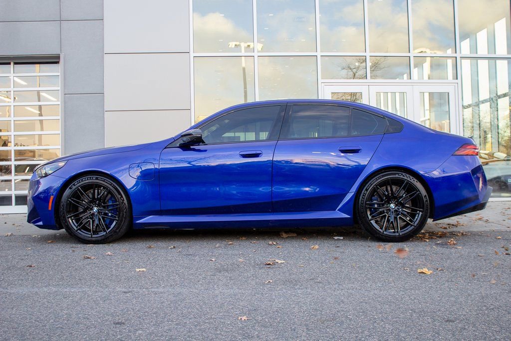 Used 2025 BMW M5 w/ Carbon Package image 7