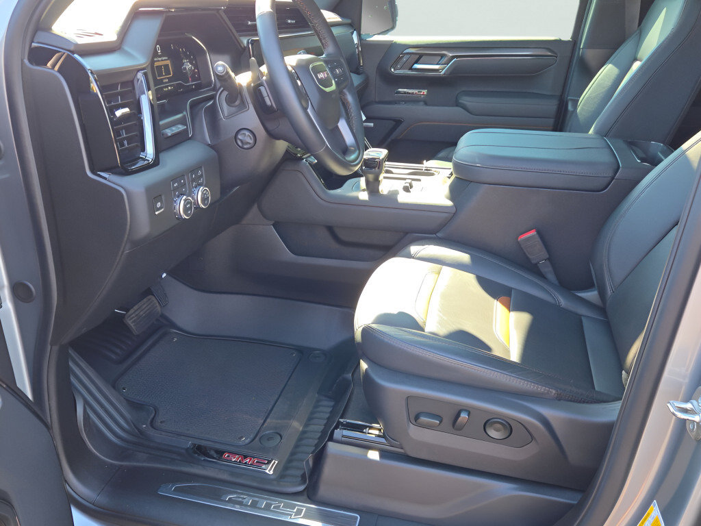 Certified 2025 GMC Sierra 1500 AT4 w/ AT4 Premium Package AWD/4WD image 32