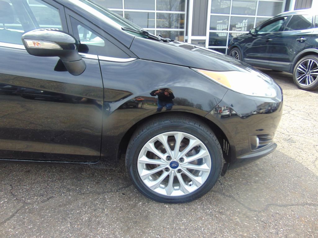 Used 2017 Ford Fiesta Titanium image 11