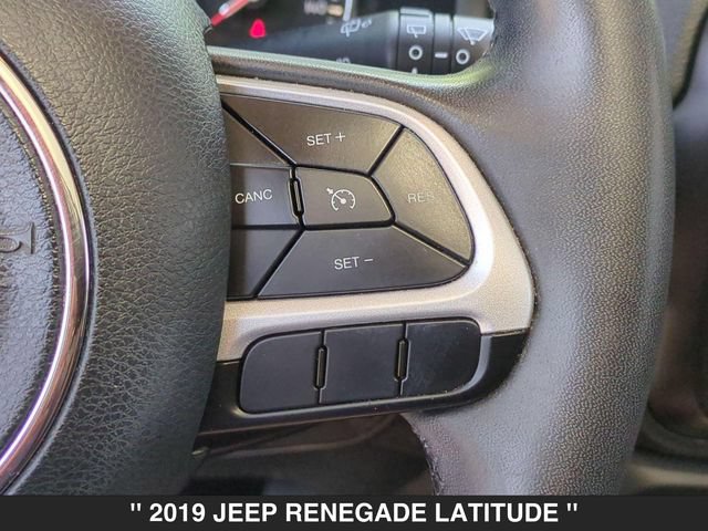 Used 2019 Jeep Renegade Latitude w/ Popular Equipment Group AWD/4WD image 19