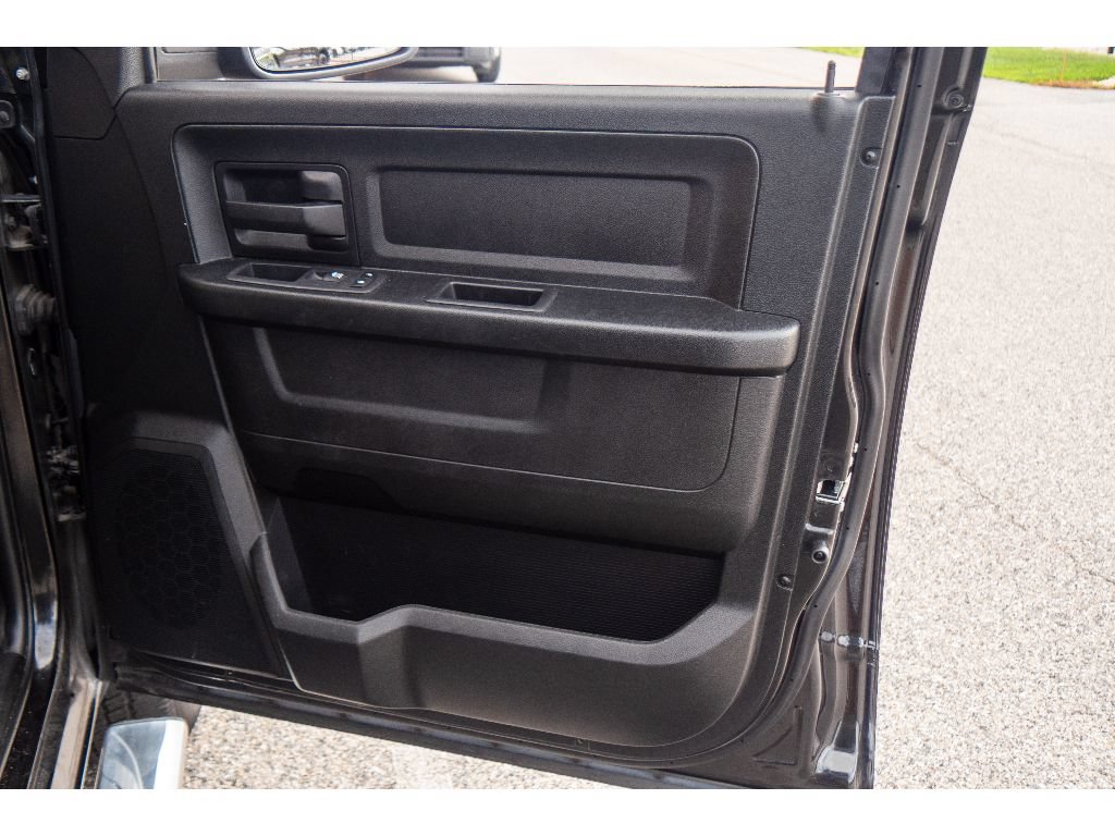 Used 2018 RAM 1500 Express w/ Express Value Package AWD/4WD image 17