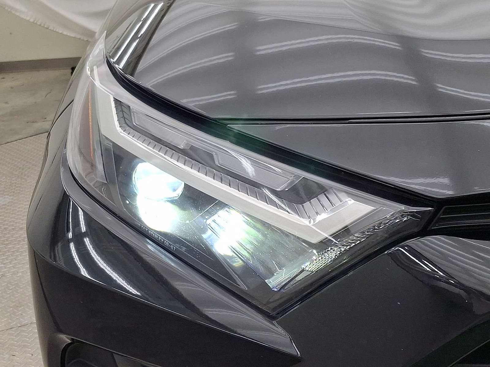 Certified 2022 Toyota RAV4 XLE Premium AWD/4WD image 32