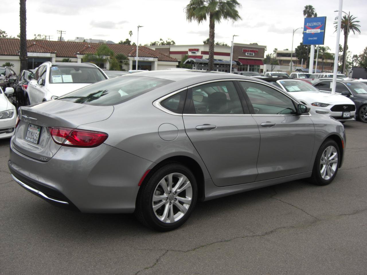 Used 2015 Chrysler 200 Limited FWD image 16