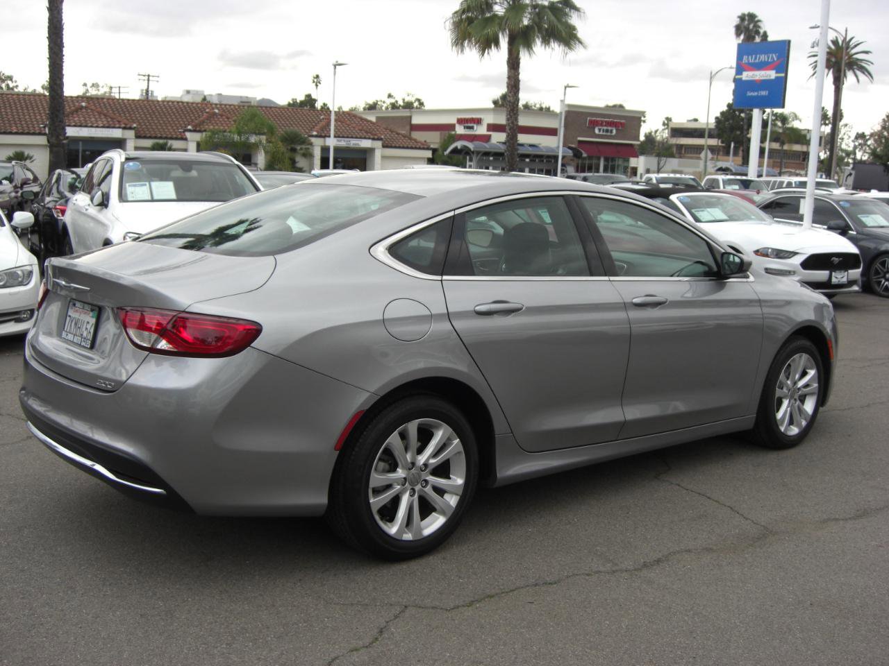 Used 2015 Chrysler 200 Limited FWD image 16