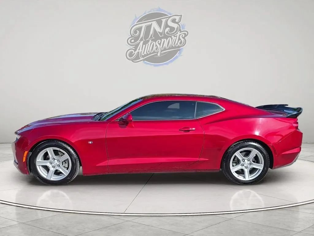 Used 2022 Chevrolet Camaro LT RWD image 2