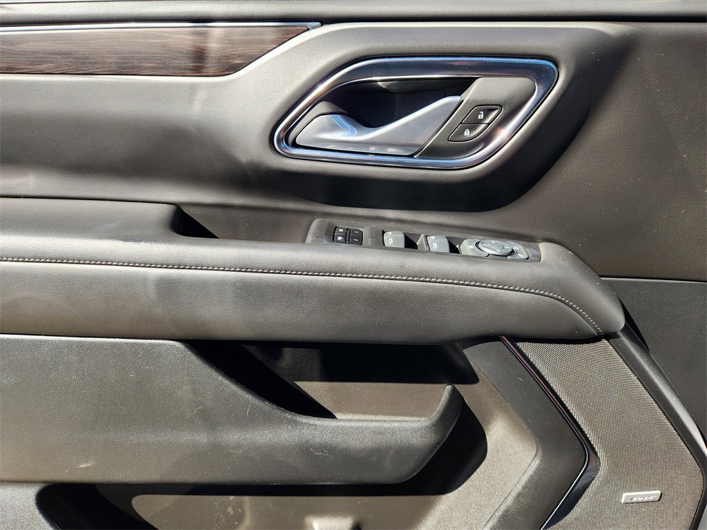 Used 2024 Chevrolet Suburban LT image 24