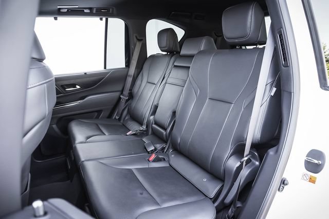 Used 2024 Lexus LX 600 4WD w/ Luxury Package image 18