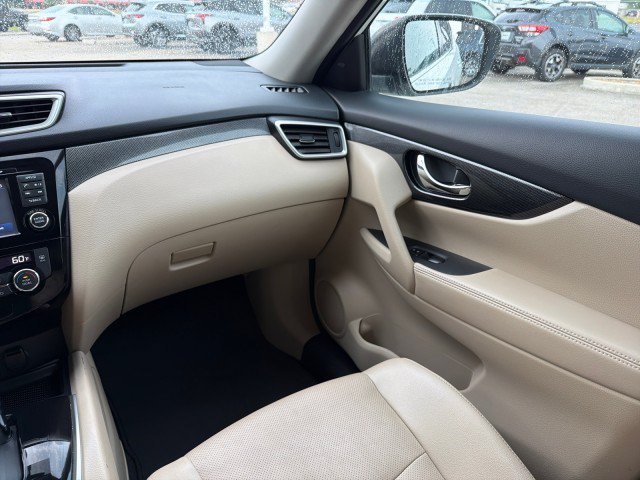Used 2016 Nissan Rogue SL w/ SL Premium Package FWD image 19