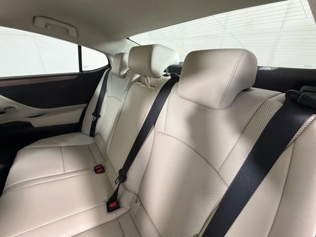 Certified 2025 Lexus ES 300h 300h w/ Premium Package image 31