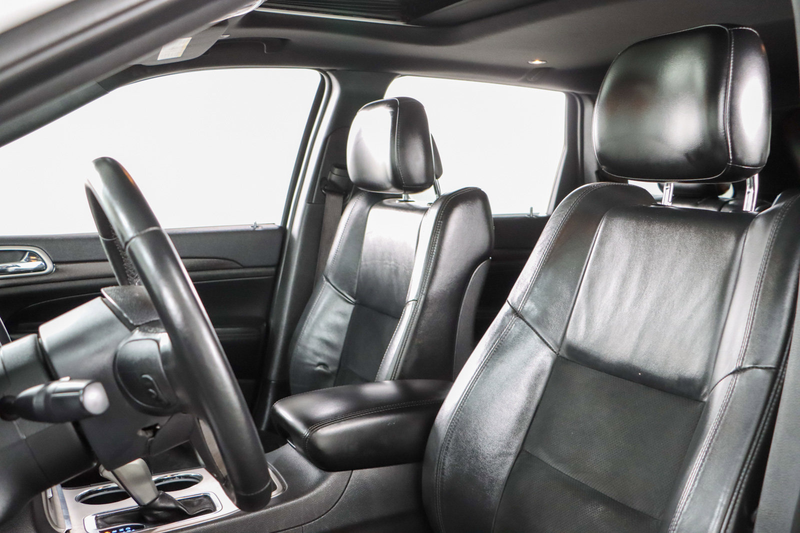 Used 2018 Jeep Grand Cherokee Altitude image 24