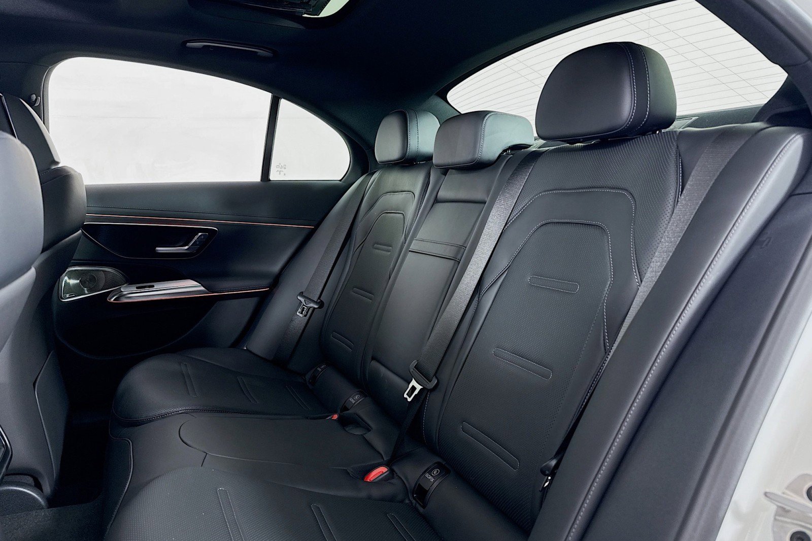 New 2026 Mercedes-Benz E 53 AMG e 4MATIC Sedan image 7