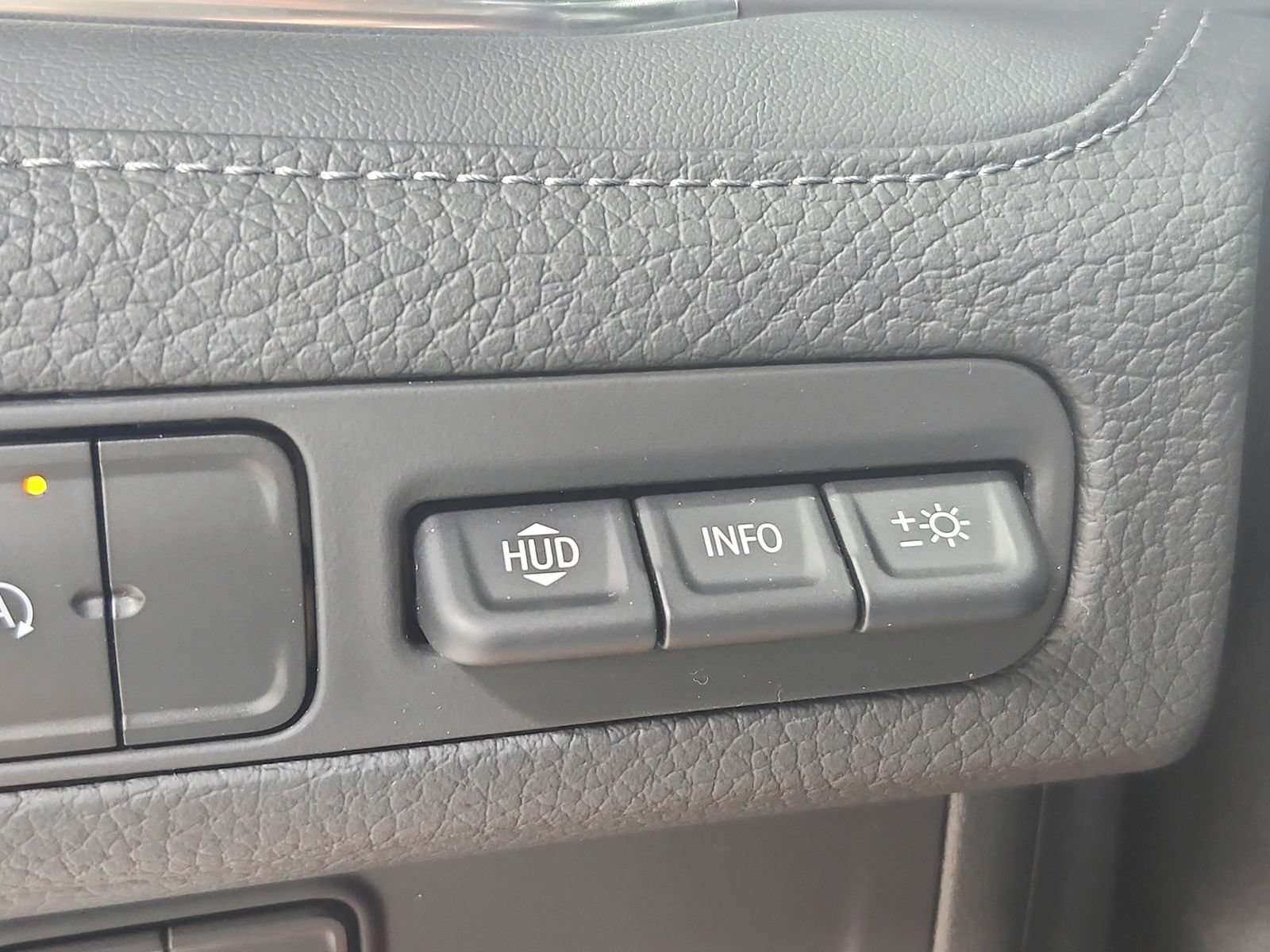 Used 2023 GMC Yukon XL Denali RWD image 30