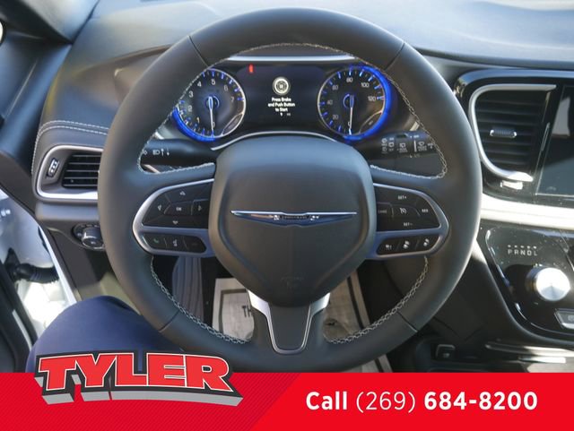 New 2026 Chrysler Pacifica Select FWD image 28