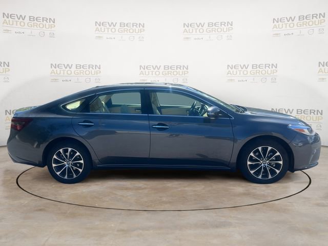 Used 2018 Toyota Avalon XLE Premium FWD image 6