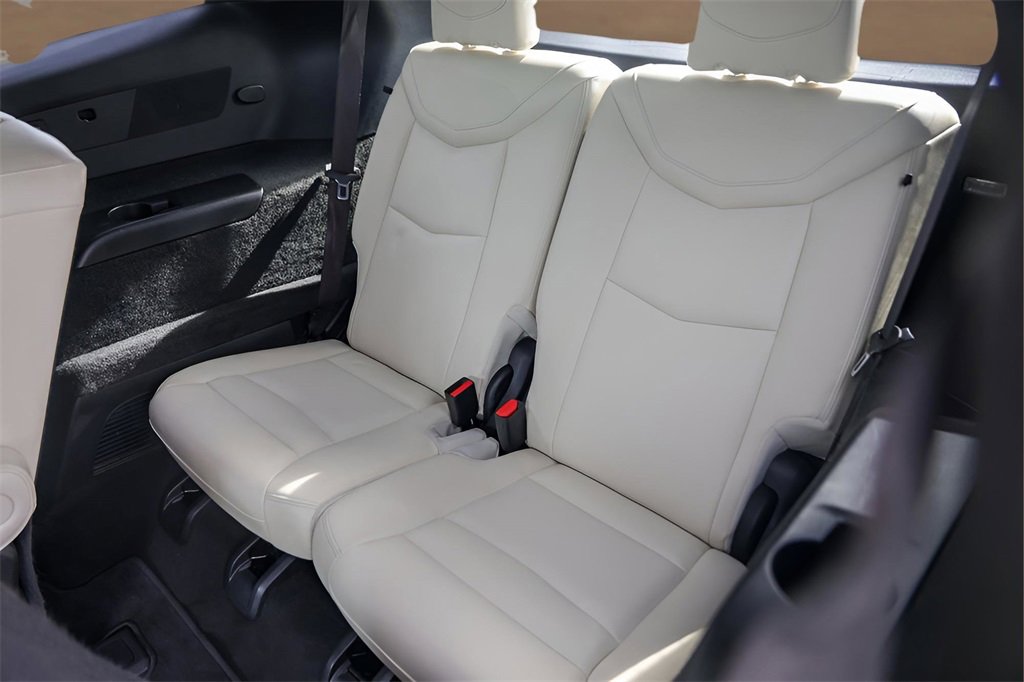 Certified 2023 Cadillac XT6 Sport w/ Technology Package image 28