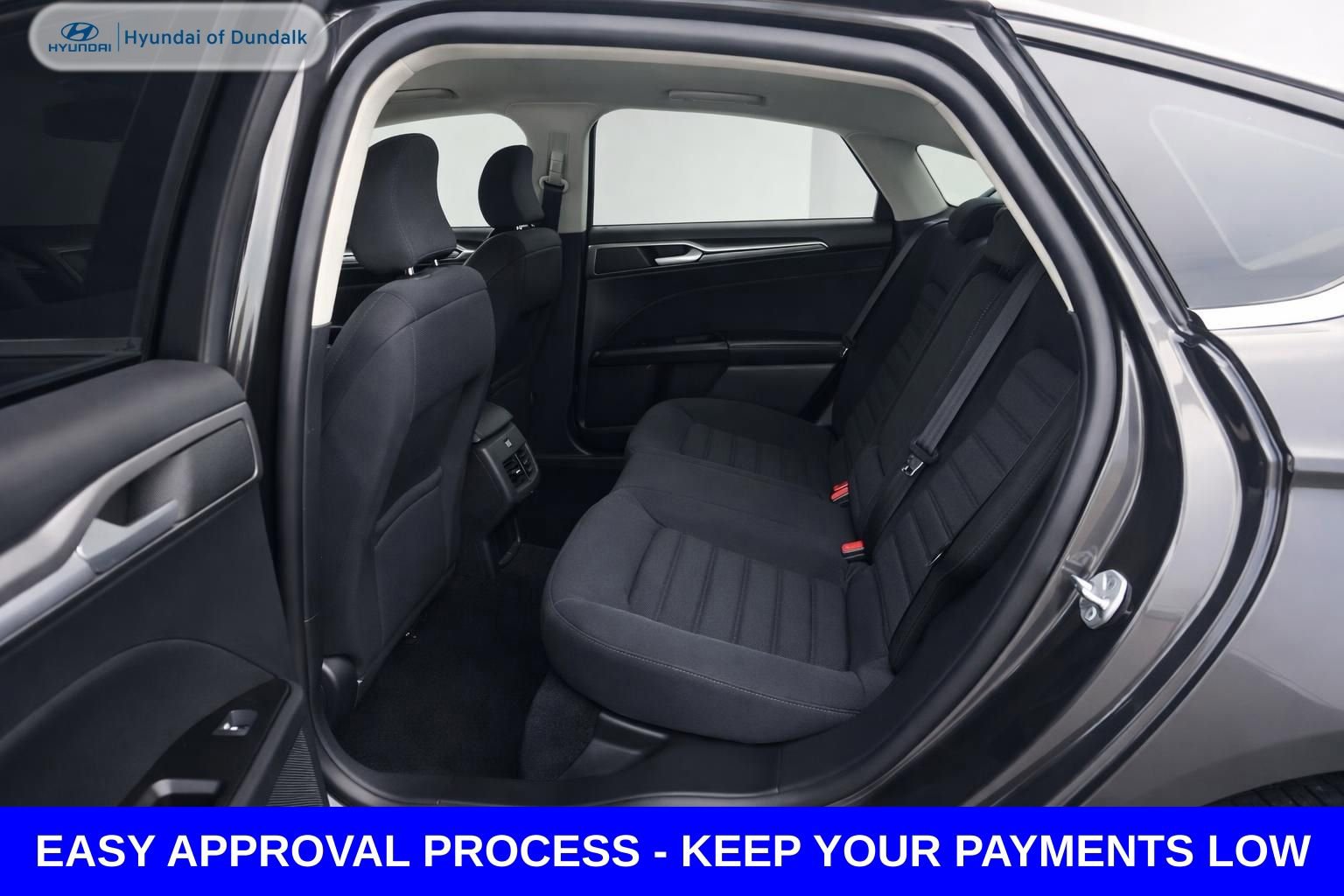 Used 2020 Ford Fusion SE FWD image 19