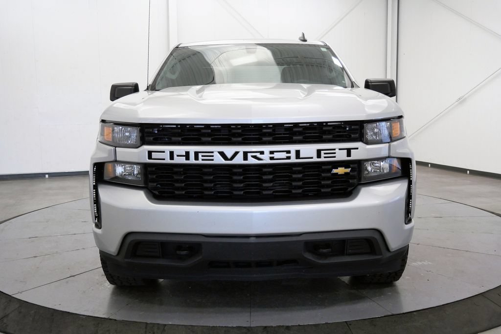 Used 2020 Chevrolet Silverado 1500 Custom w/ Custom Value Package AWD/4WD image 2