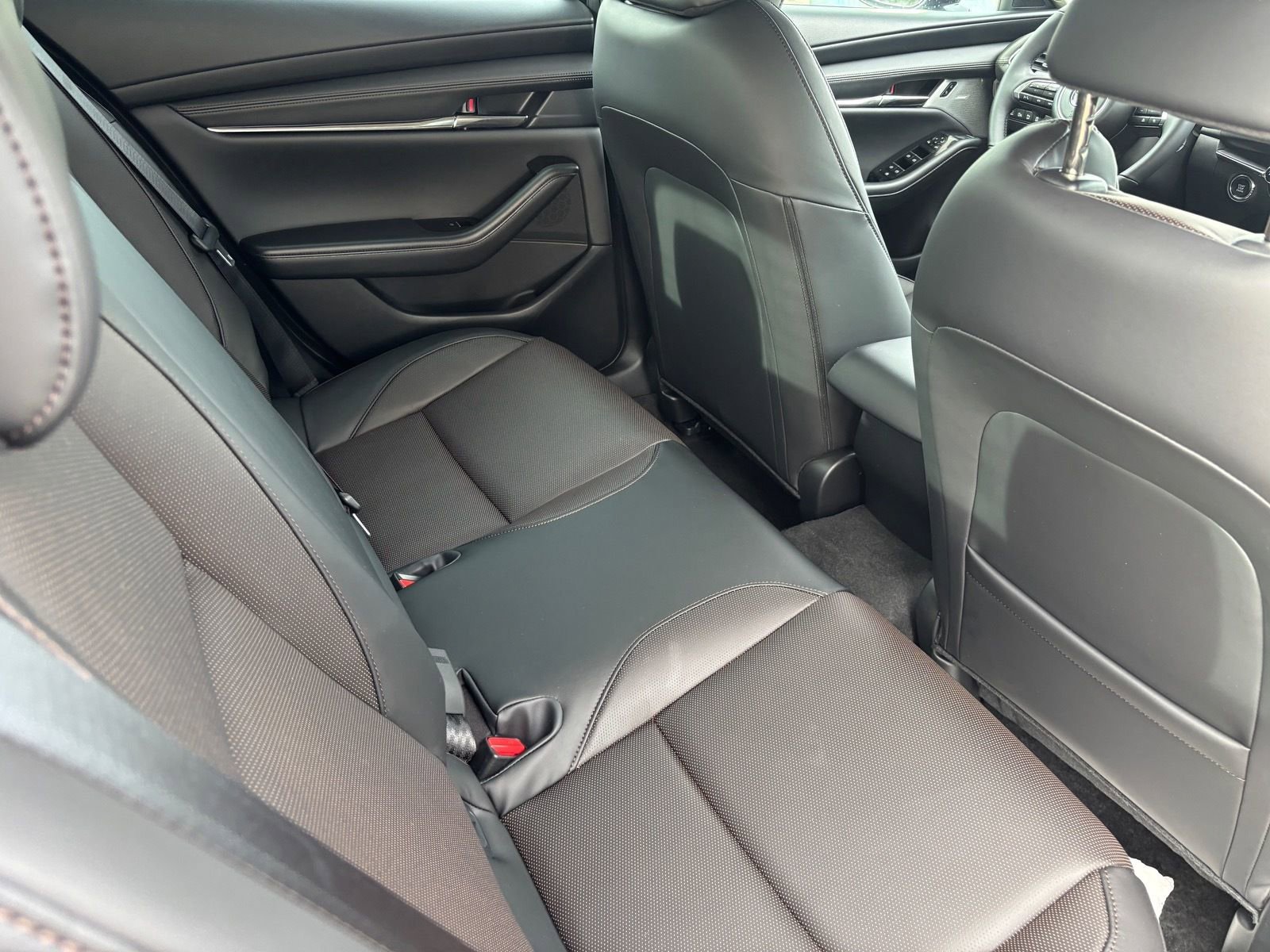 New 2026 MAZDA MAZDA3 2.5 Turbo Sedan w/Premium Plus image 13