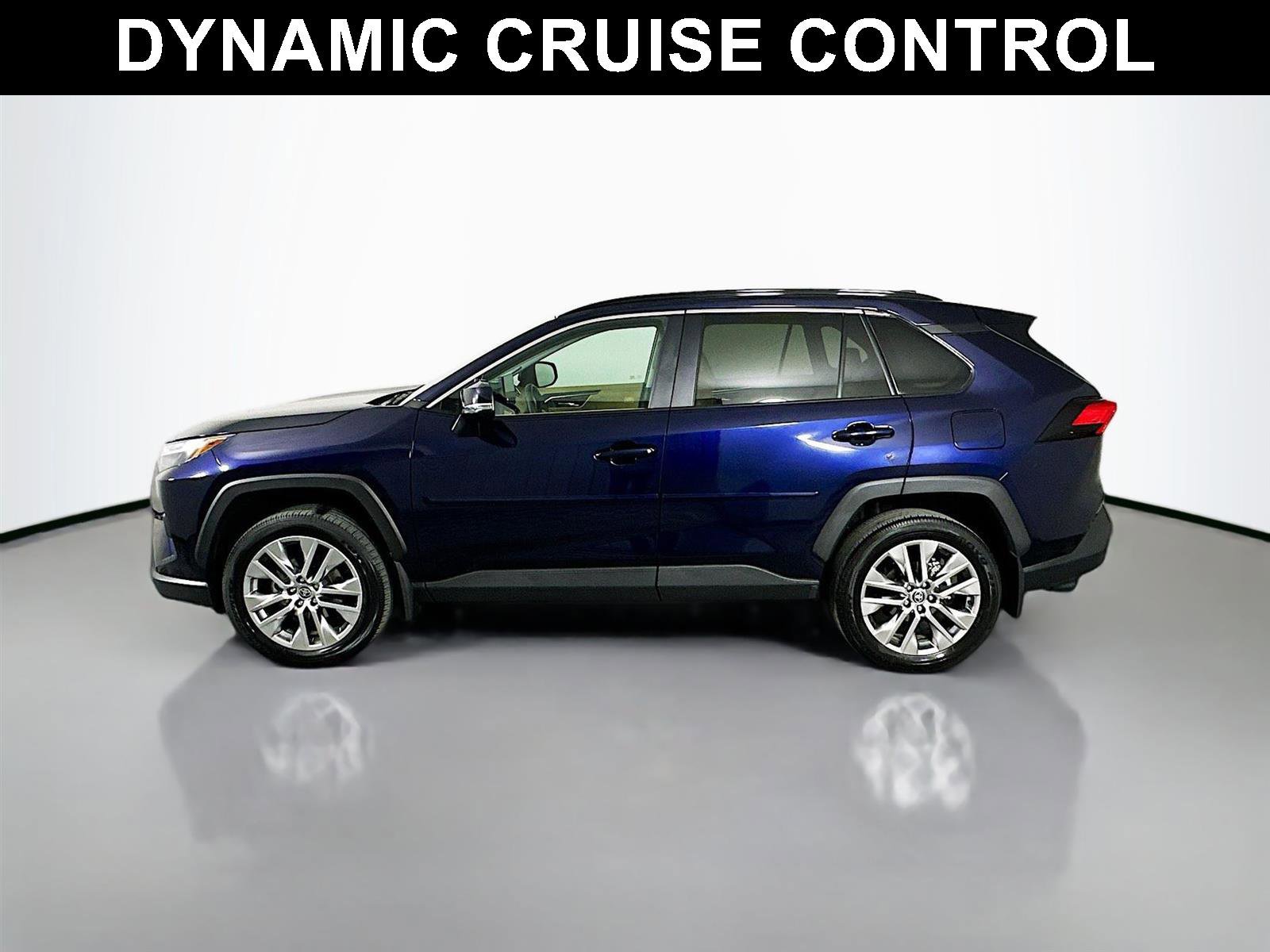 Used 2023 Toyota RAV4 XLE Premium image 4