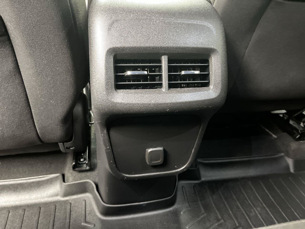 Used 2018 Chevrolet Equinox LT AWD/4WD image 11