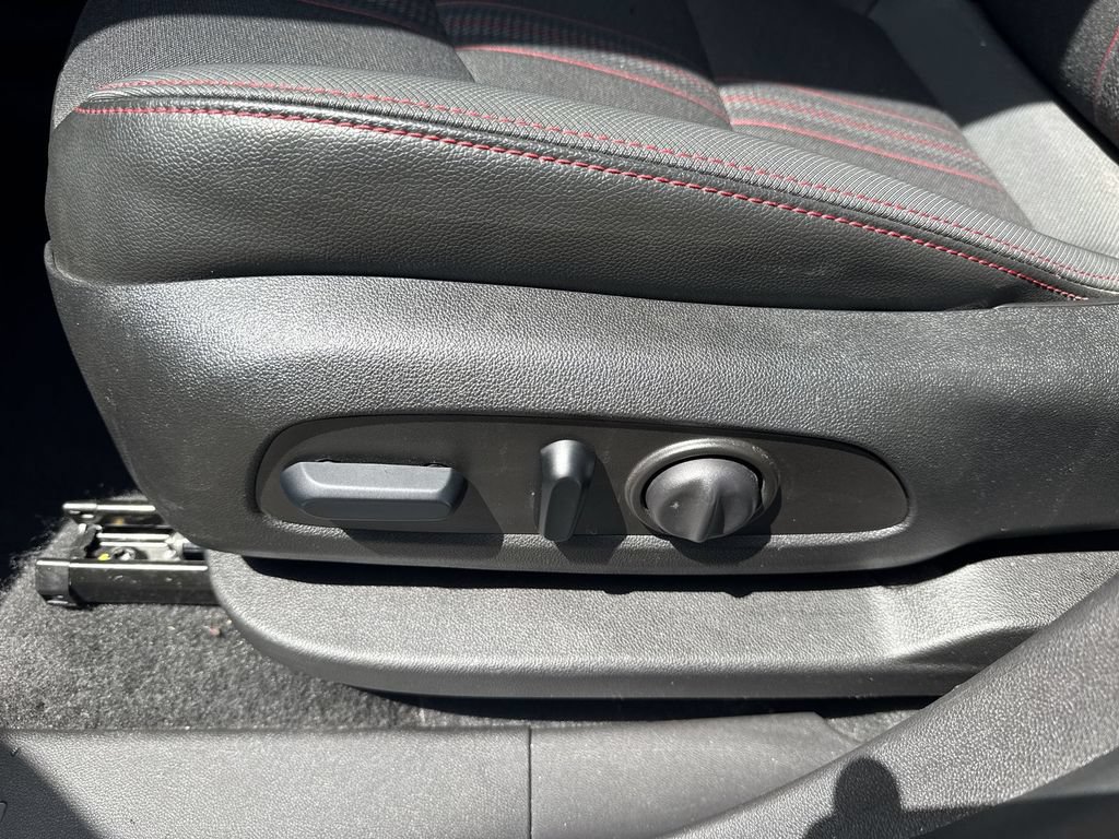 Used 2024 Chevrolet Equinox RS FWD image 14