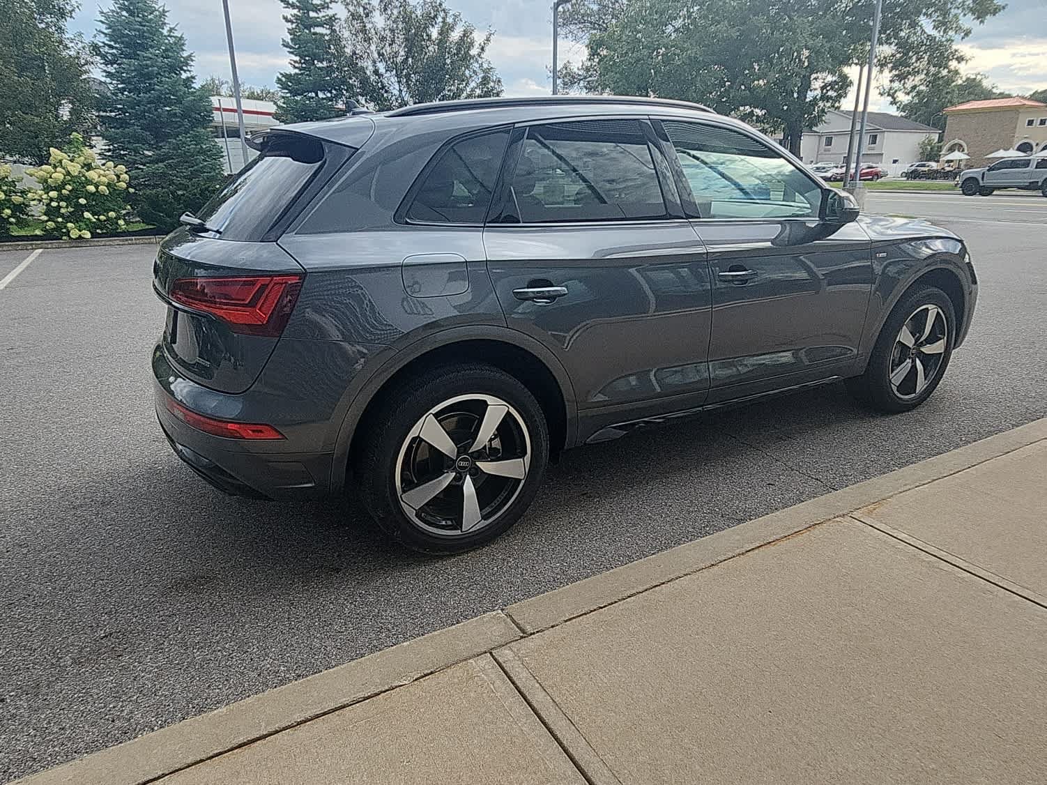Certified 2023 Audi Q5 2.0T Premium Plus w/ Premium Plus Package AWD/4WD image 10