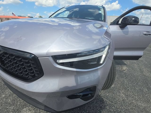 Used 2026 Volvo XC40 B5 Plus AWD/4WD image 28
