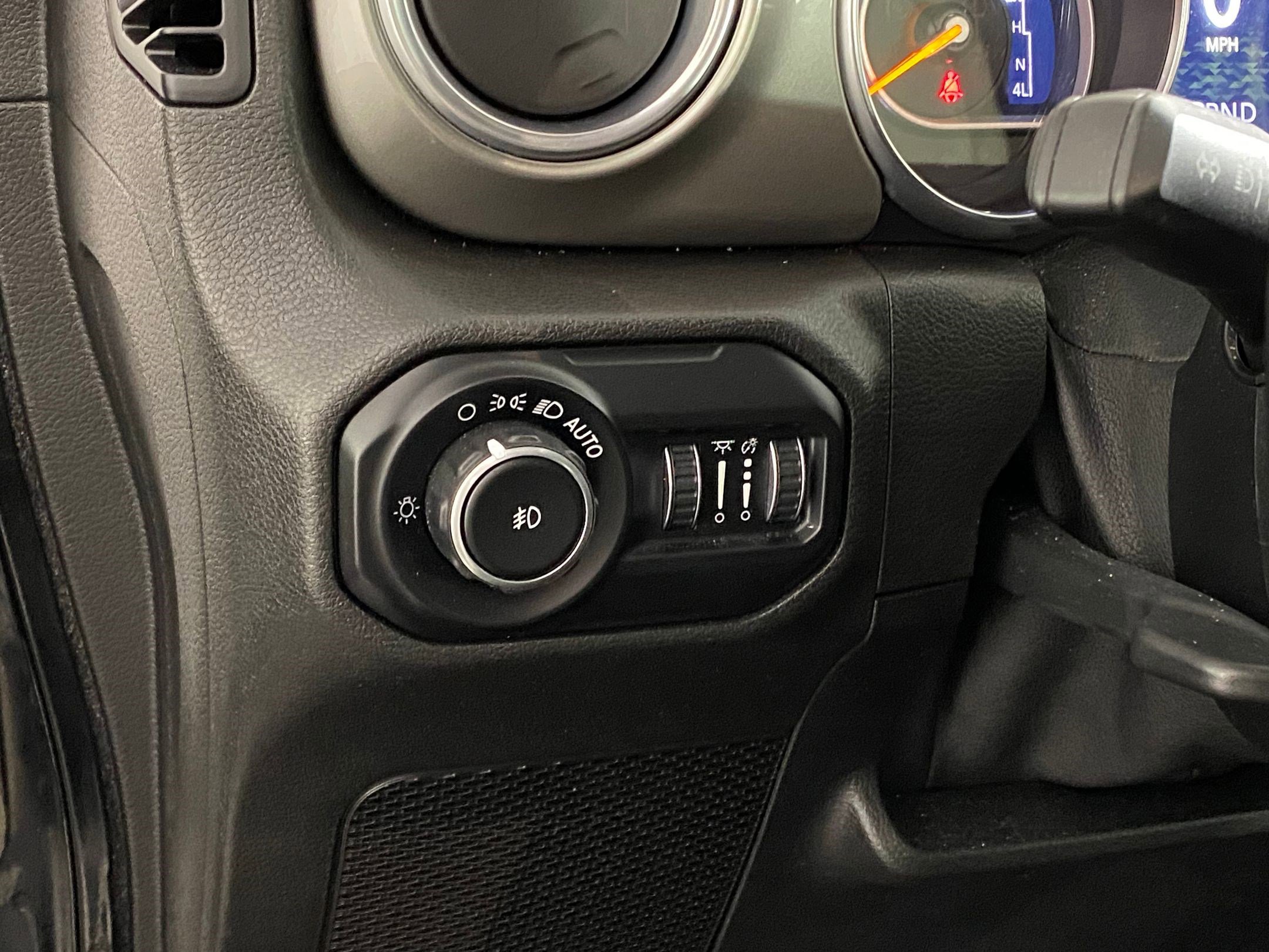 Used 2020 Jeep Wrangler Unlimited Sahara image 19