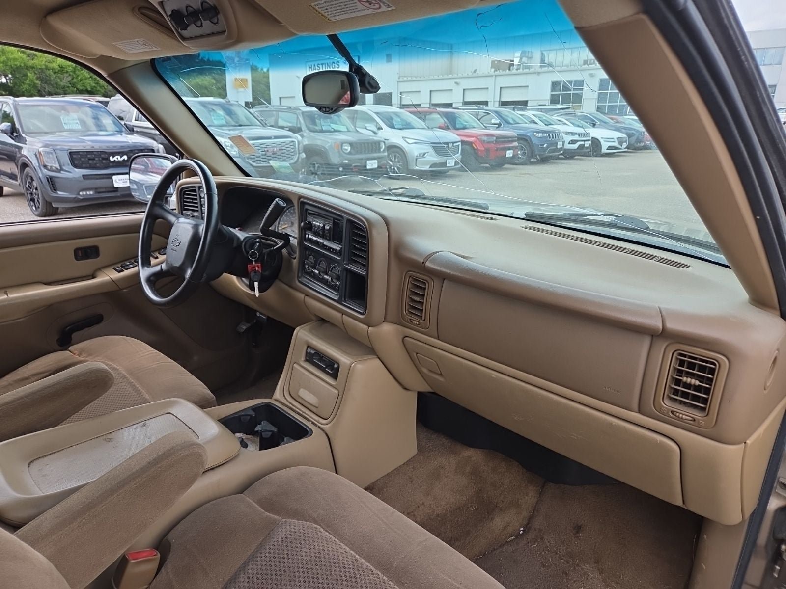 Used 2000 Chevrolet Tahoe LS w/ LS Preferred Equipment Group AWD/4WD image 11