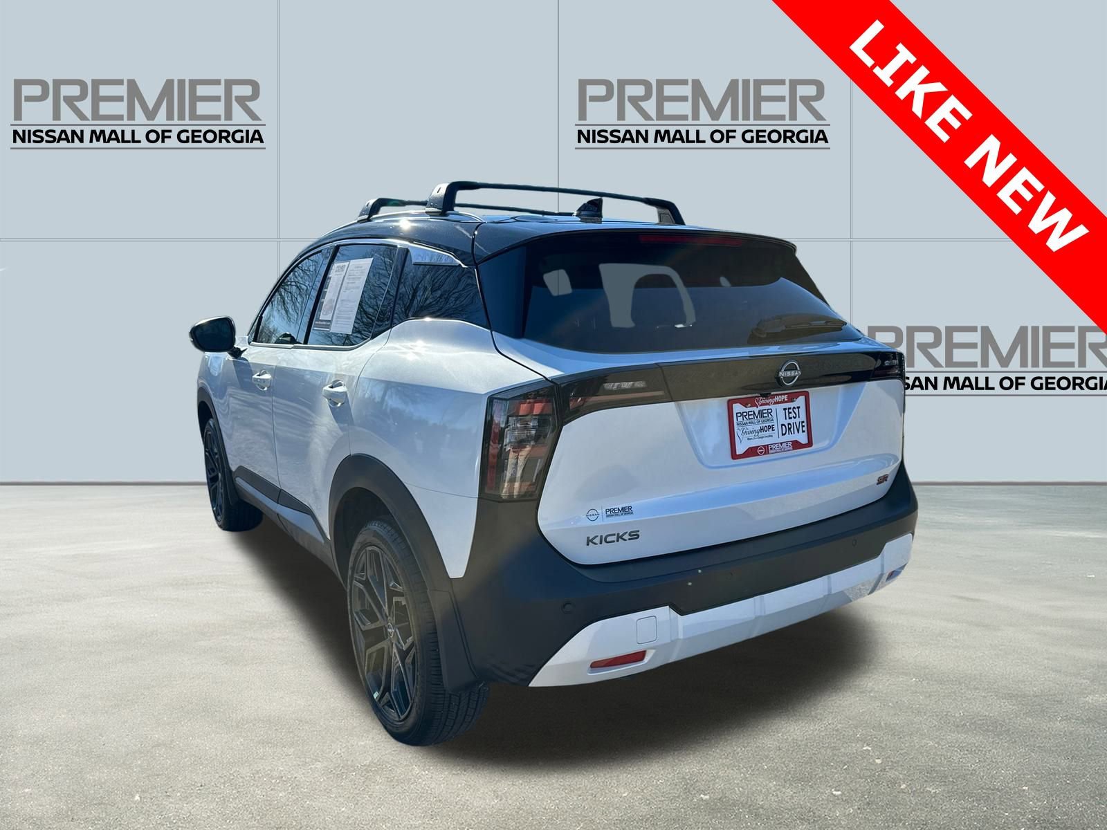 Used 2026 Nissan Kicks SR w/ Illumination Package image 7