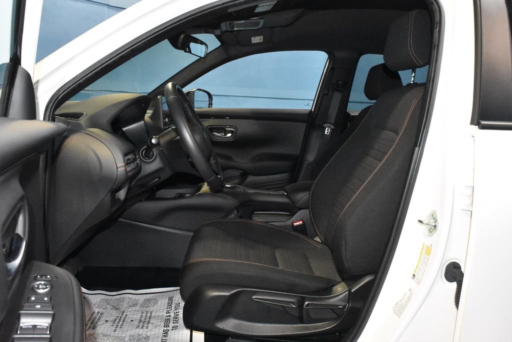 Used 2025 Honda HR-V Sport image 6