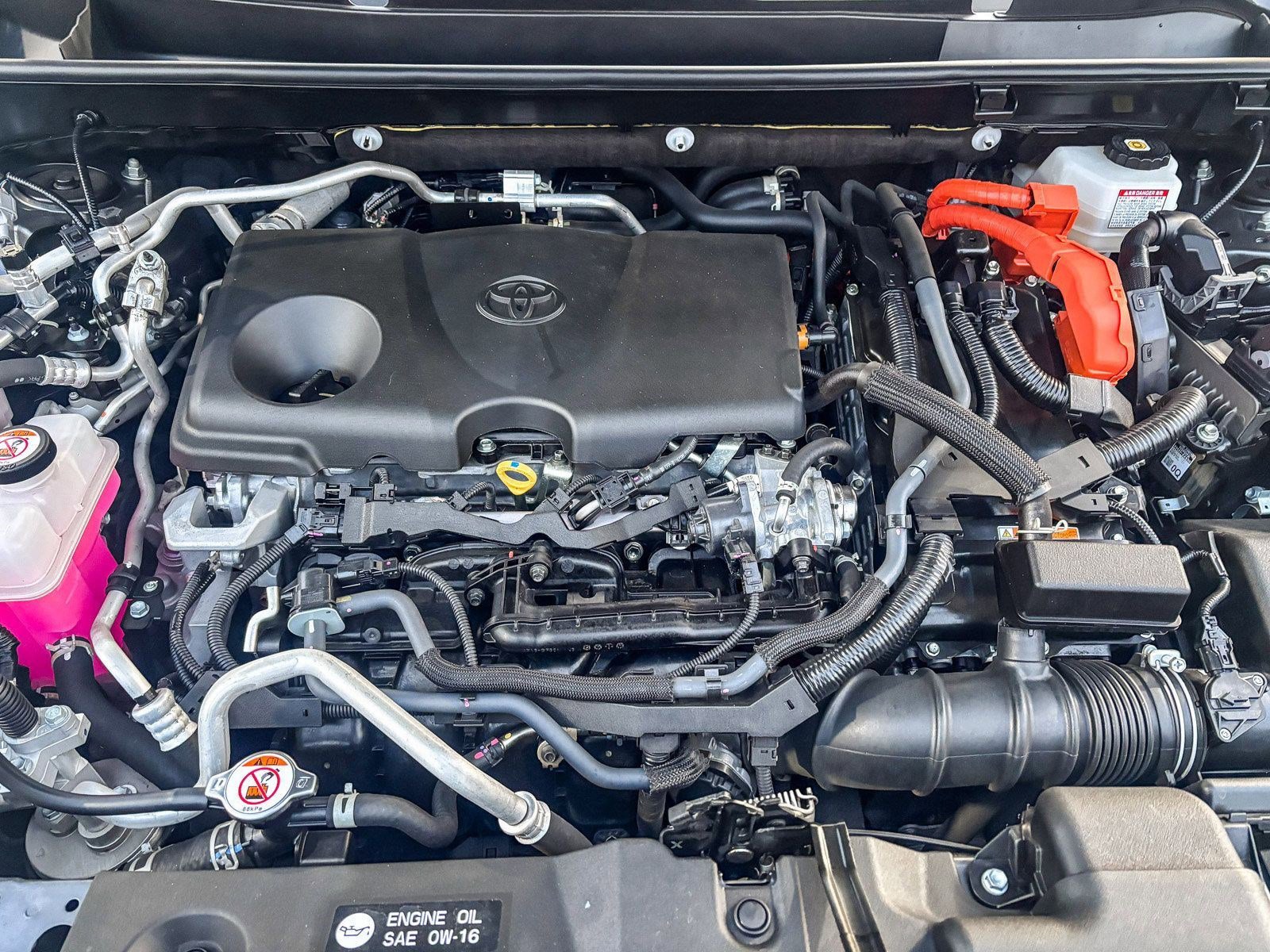 Used 2023 Toyota RAV4 SE w/ Weather & Moonroof Package image 16