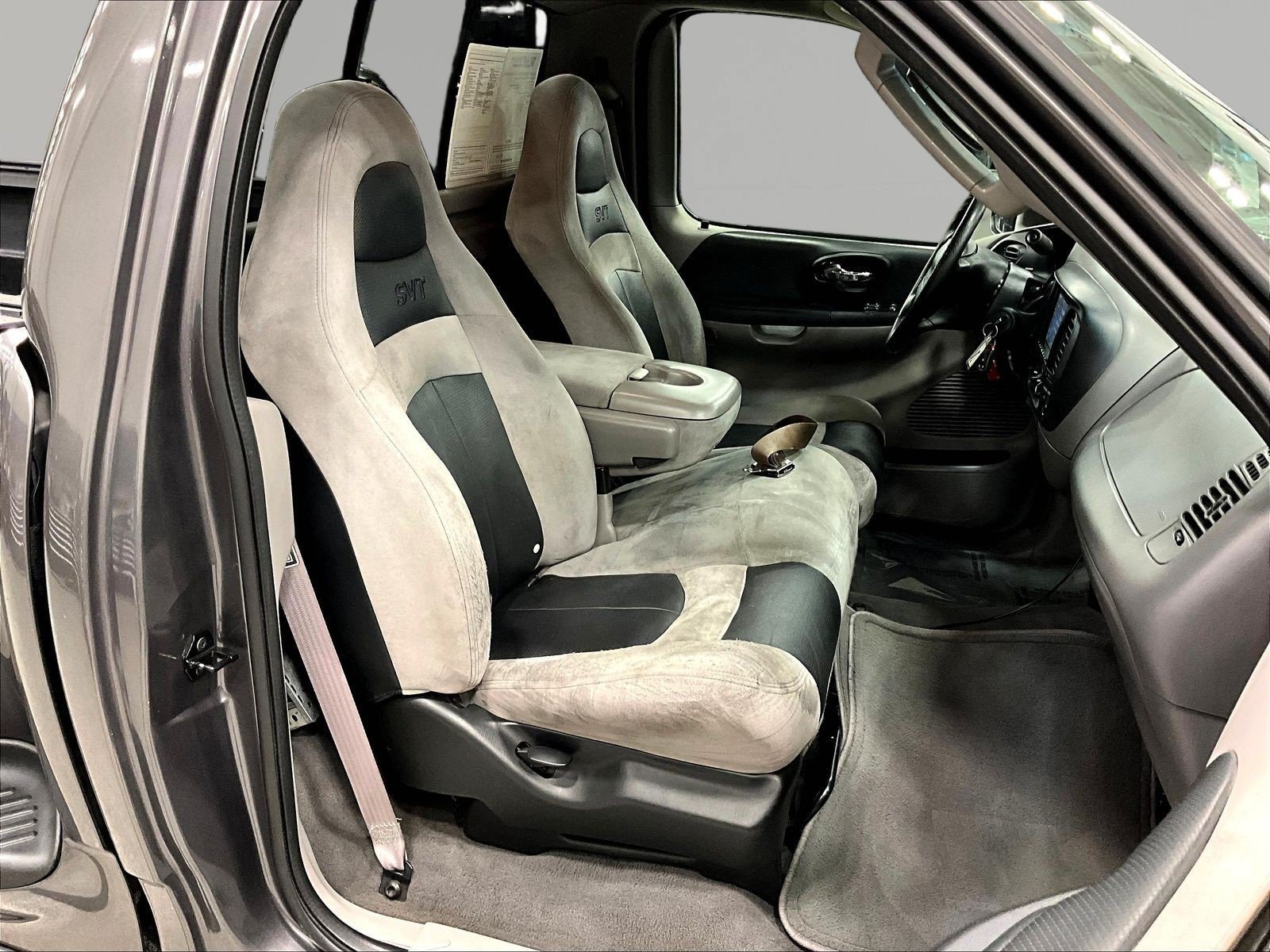 Used 2004 Ford F150 Lightning RWD image 23