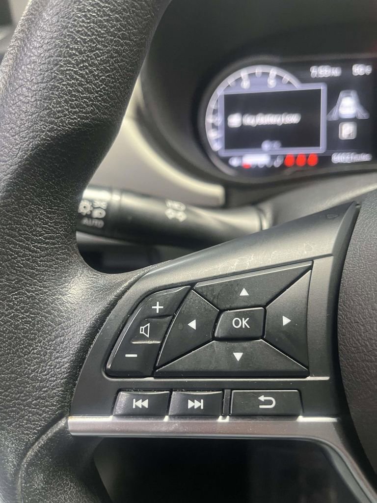 Used 2022 Nissan Versa SV image 22