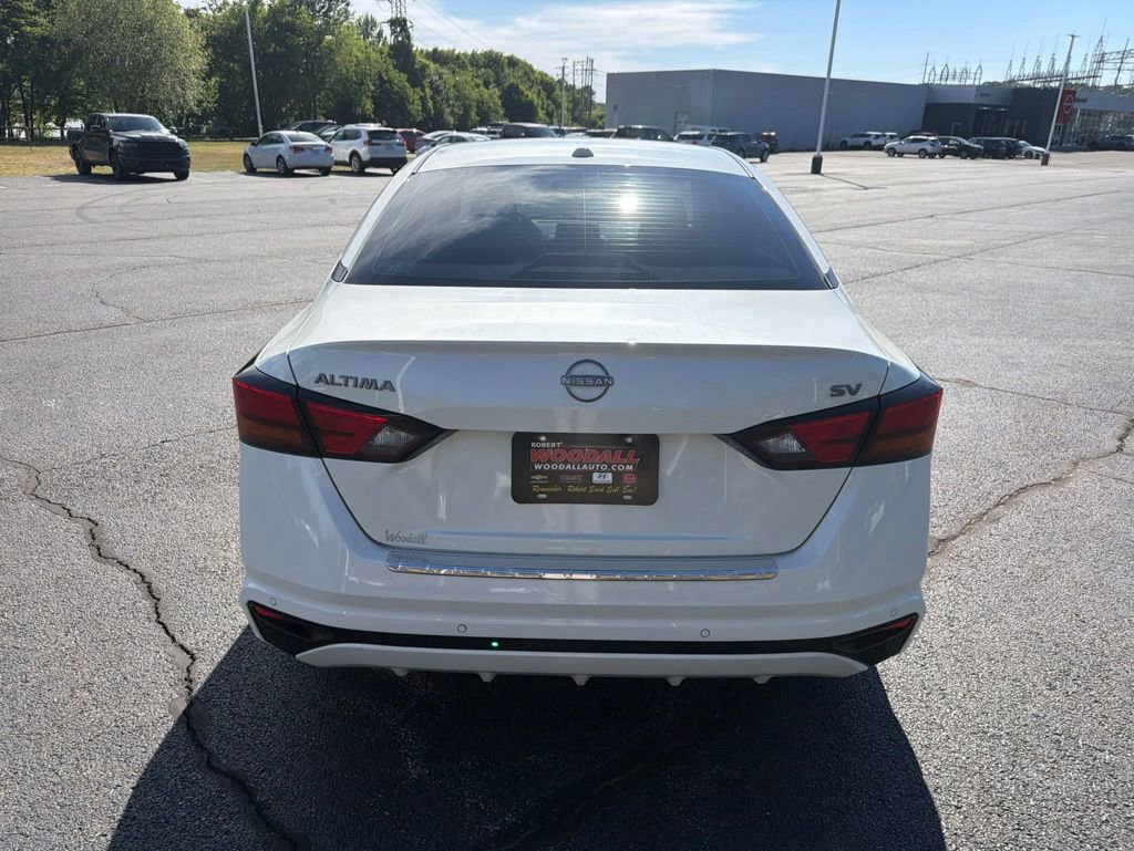 Used 2023 Nissan Altima 2.5 SV FWD image 6