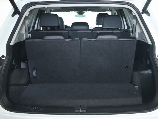 Used 2024 Volkswagen Tiguan SE FWD image 32