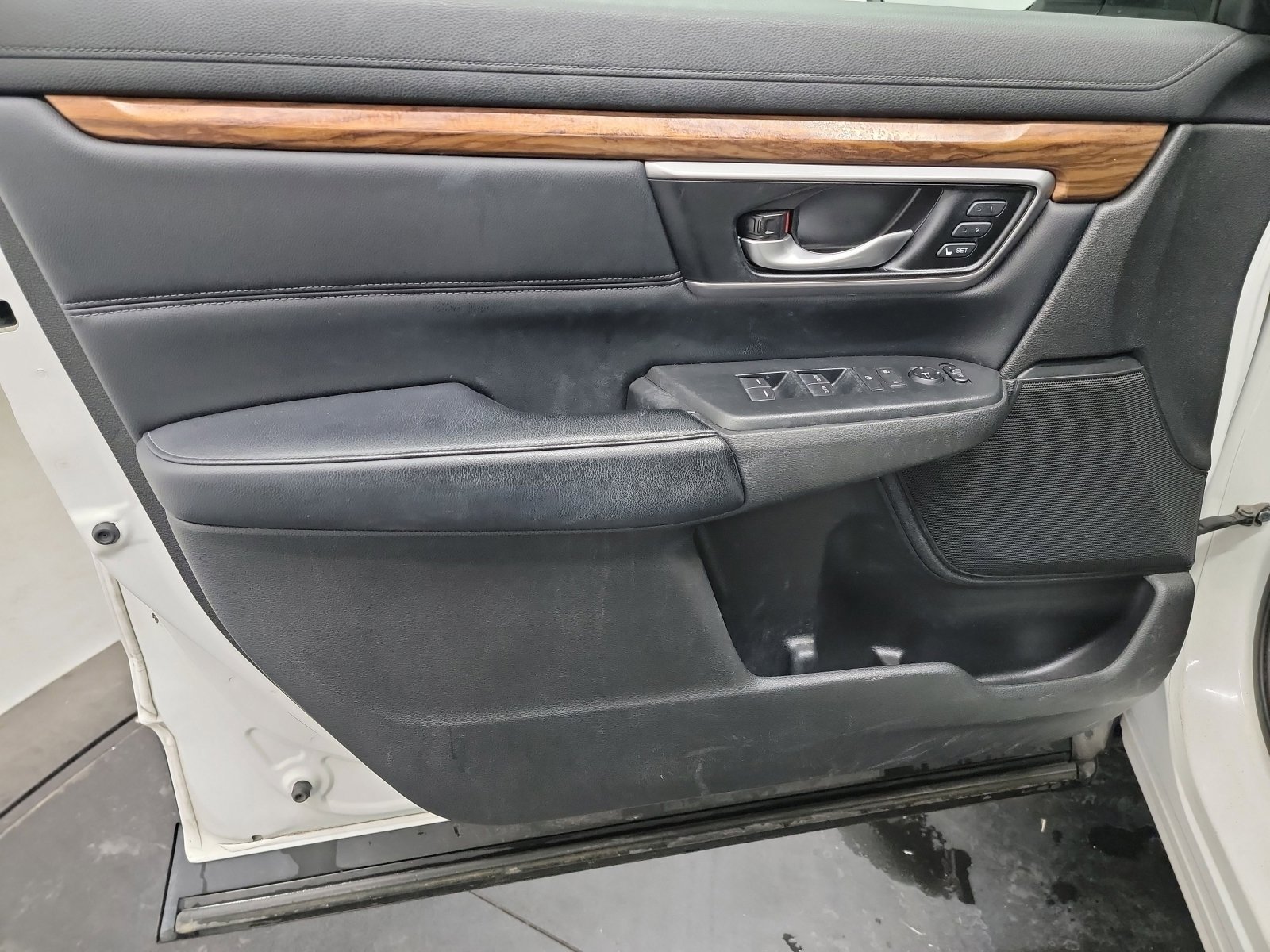 Used 2018 Honda CR-V Touring image 13