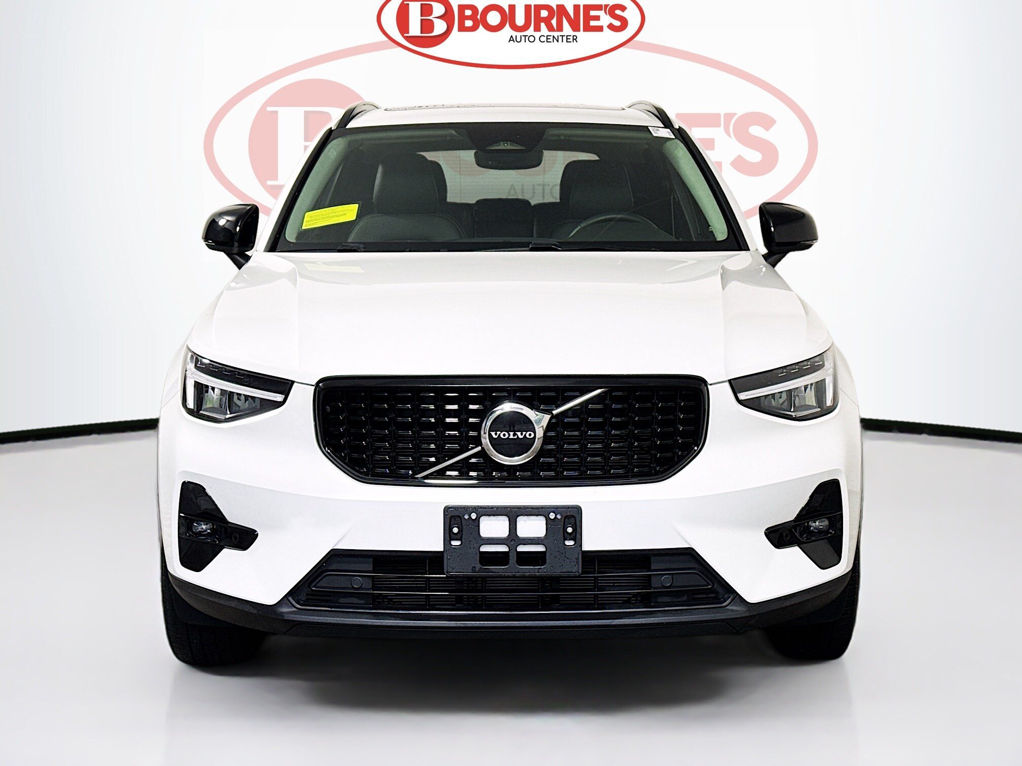 Used 2023 Volvo XC40 B5 Plus w/ Climate Package AWD/4WD image 6