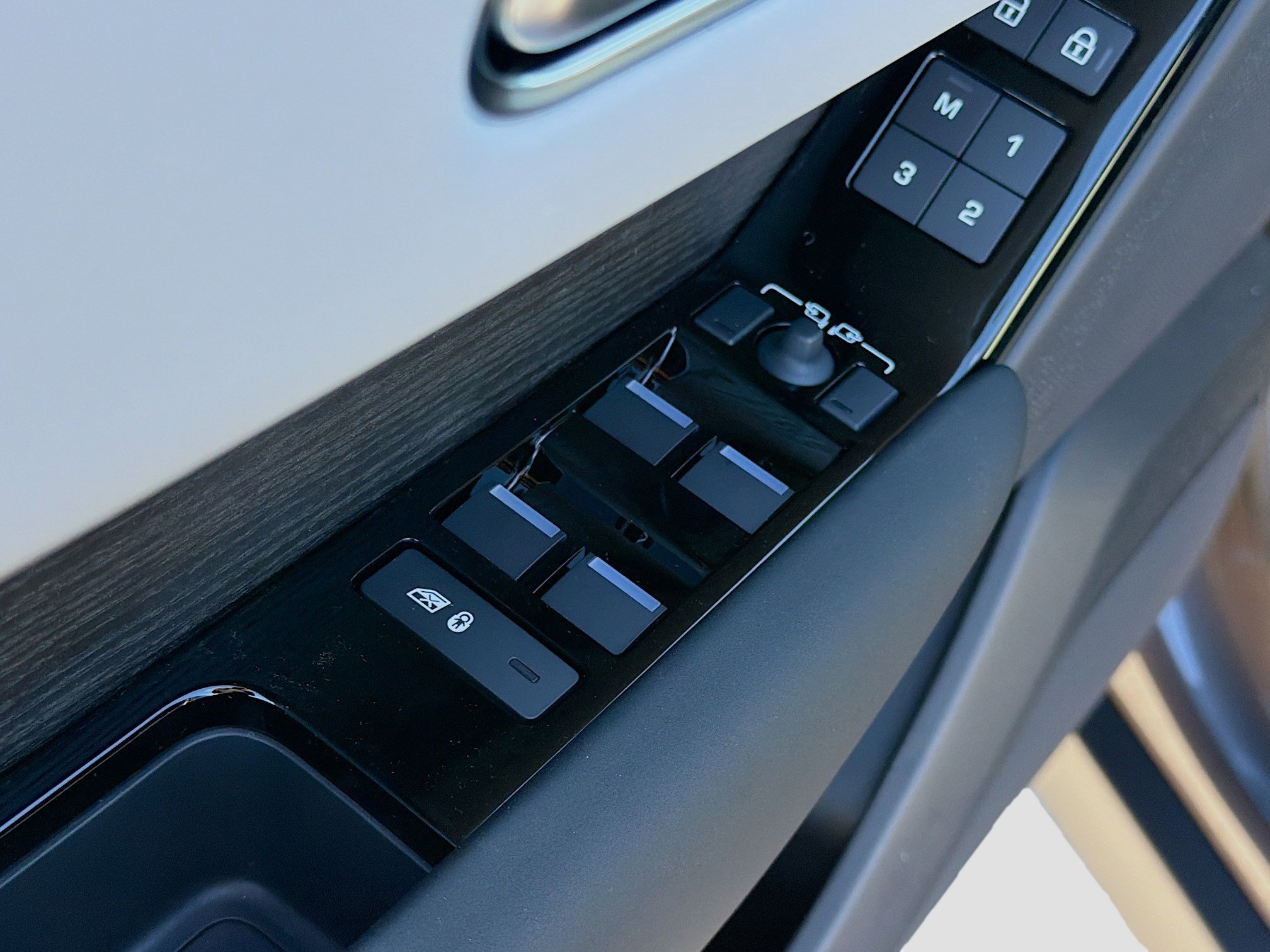 New 2026 Land Rover Range Rover Velar Dynamic SE image 23