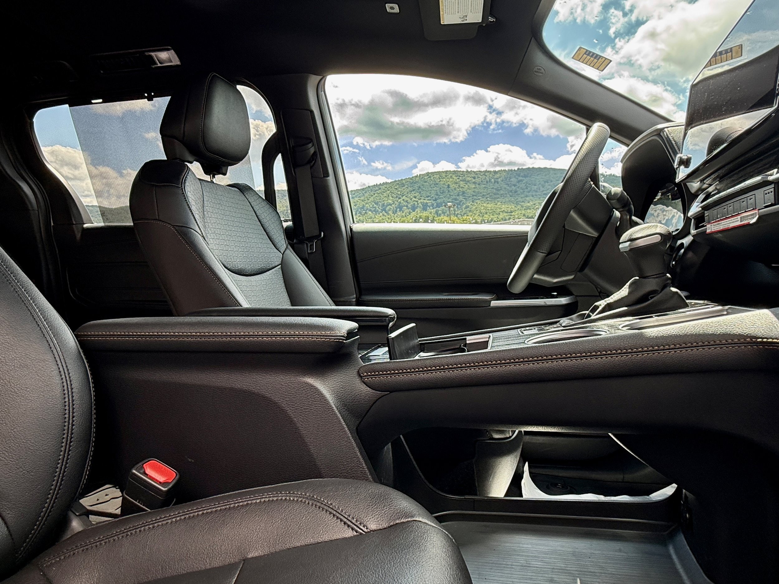 Certified 2026 Toyota Sienna XLE Woodland Edition AWD/4WD image 7