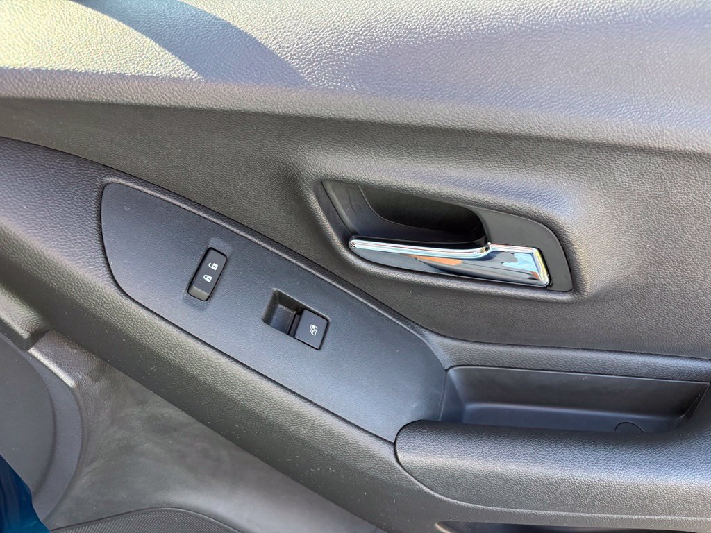 Used 2019 Chevrolet Trax LT w/ LT Convenience Package FWD image 26