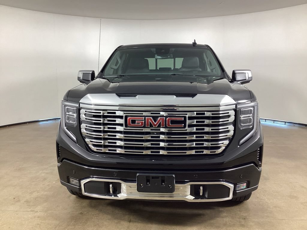 Used 2022 GMC Sierra 1500 Denali AWD/4WD image 2