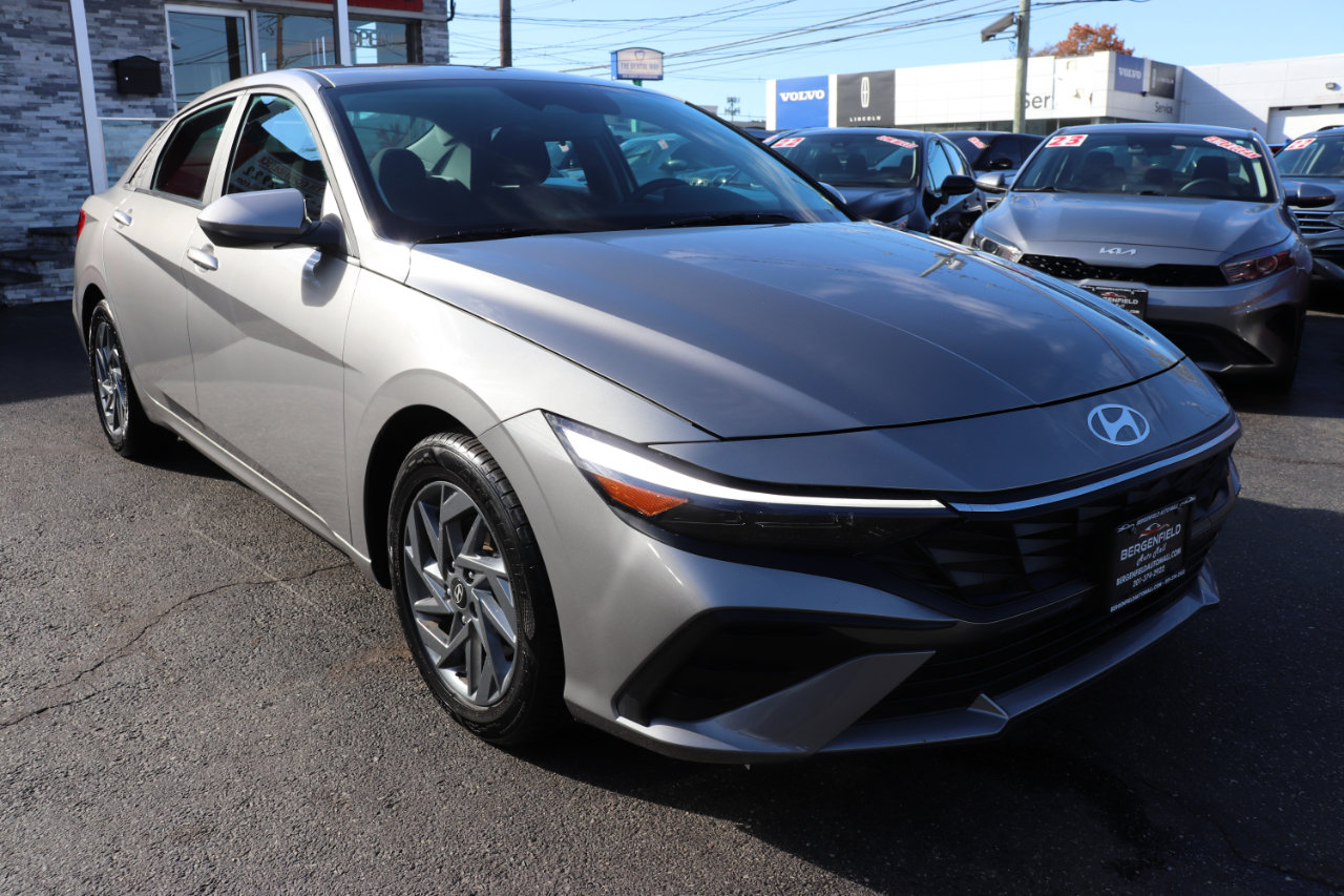Used 2024 Hyundai Elantra SEL image 7