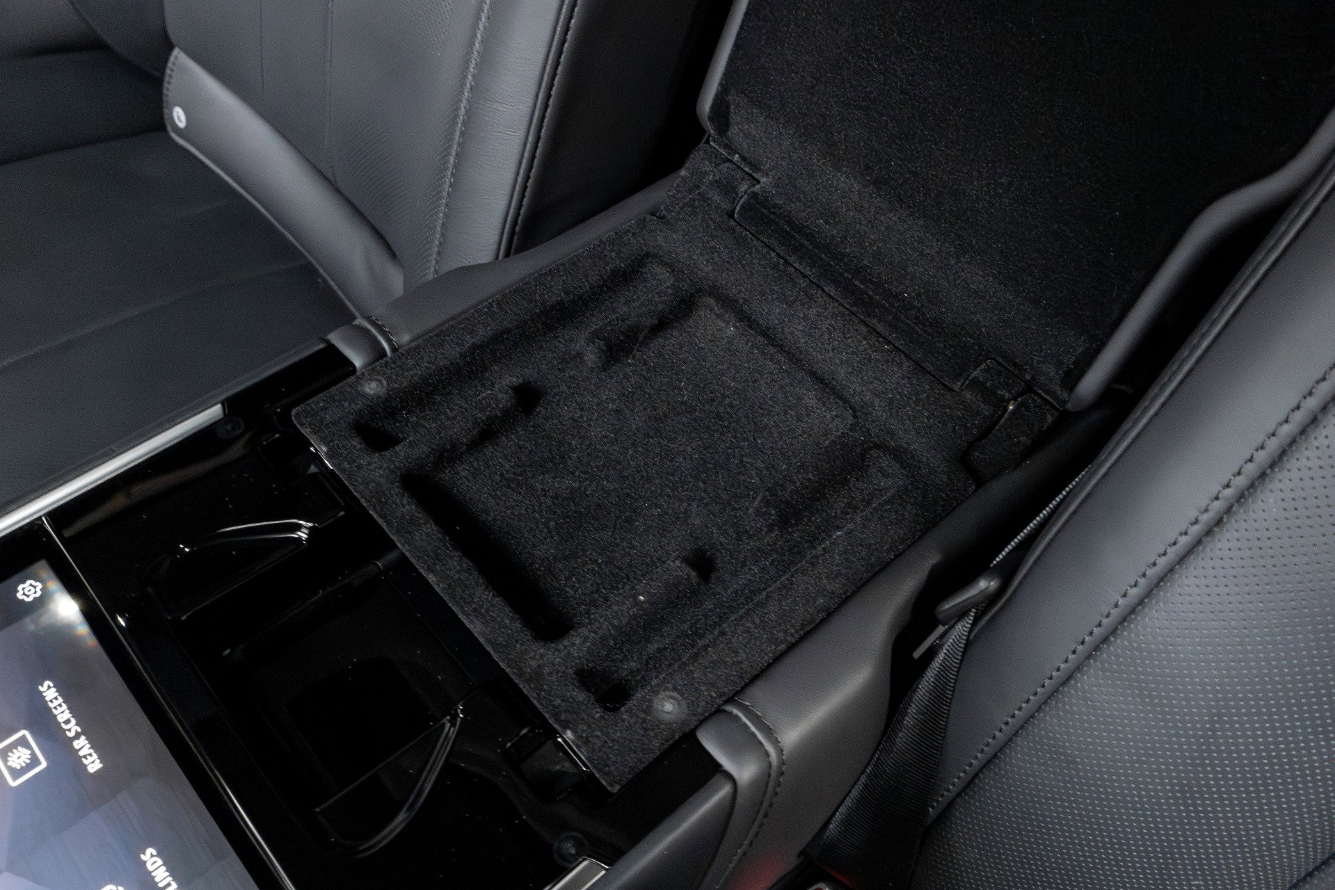 Used 2023 Land Rover Range Rover Autobiography image 23