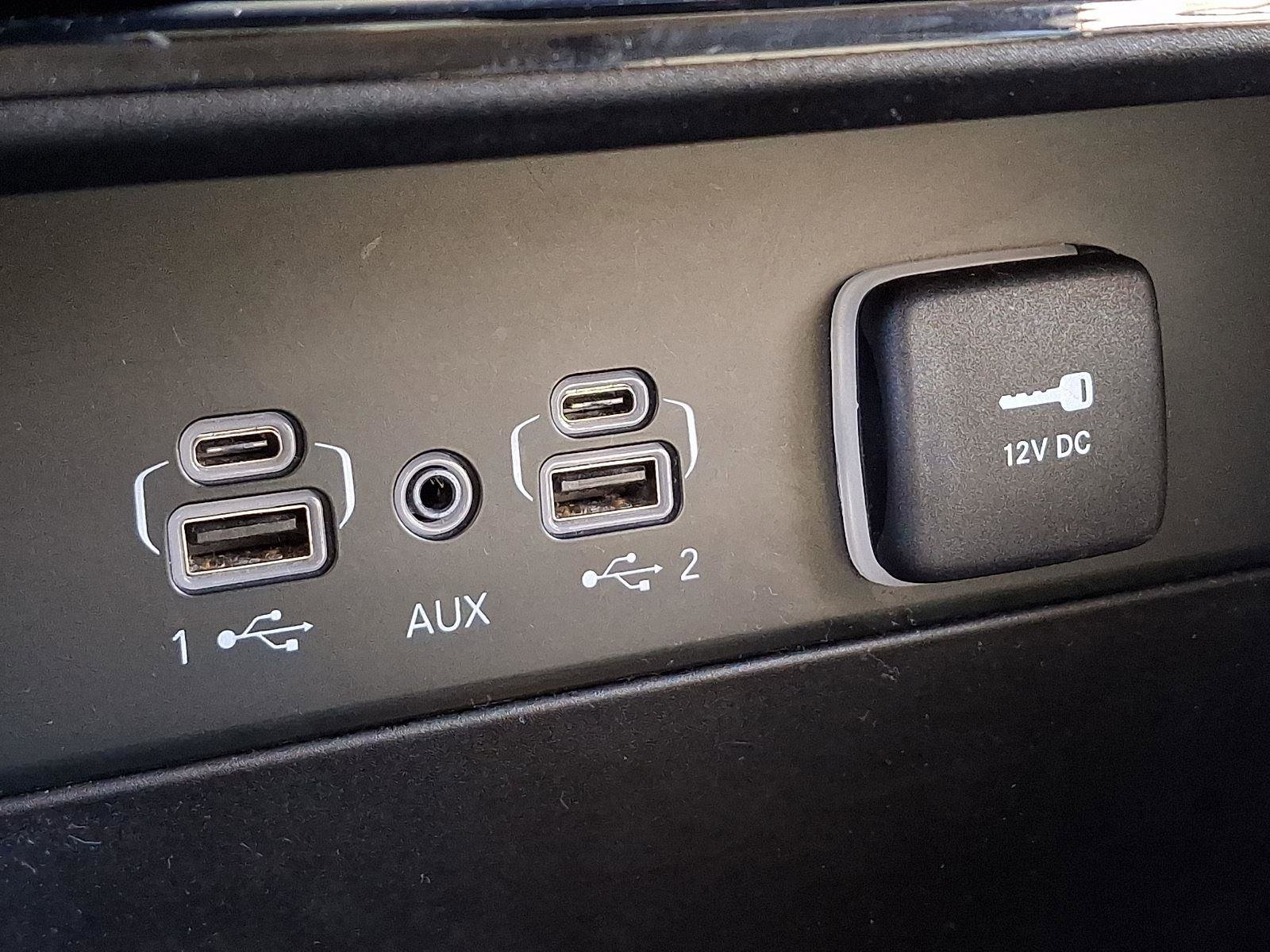 Used 2023 Jeep Grand Cherokee Laredo image 24