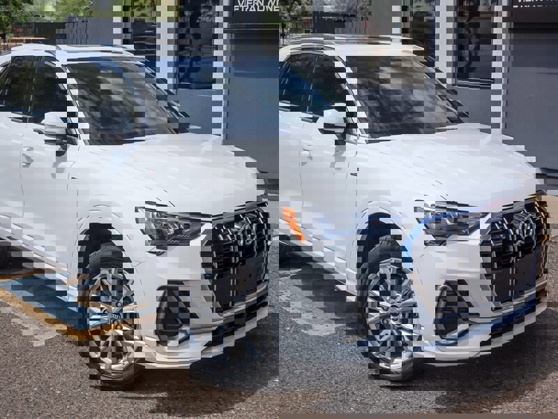 Used 2021 Audi Q3 2.0T Premium w/ Convenience Package image 3